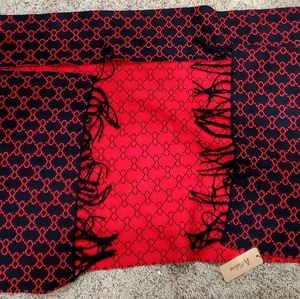 Sleeved scarf/cover up red and black